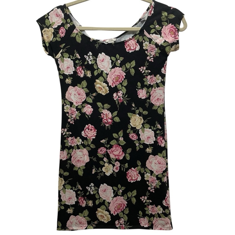 XXI Los Angeles dress size M cap sleeve multi-color floral design scoop NL